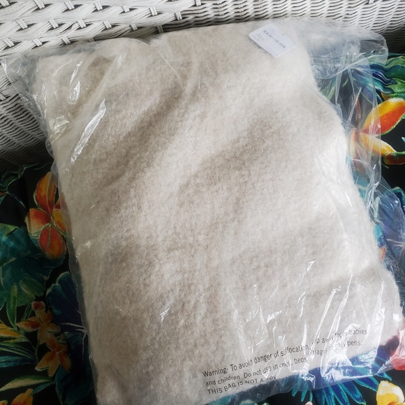 NWT Free People CARRY ON 🌈 Rainbow fuzzy teddy scarf + tote bag set NIP - Picture 8 of 11